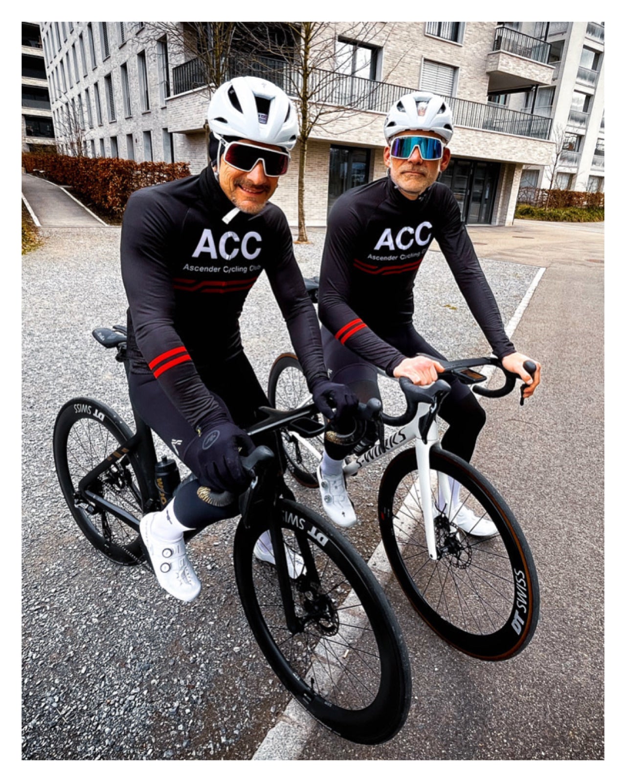 ACC Stellar long sleeve jersey black with sustainable fabrics from Ascender Cycling Club Zürich Switzerland Live Photo