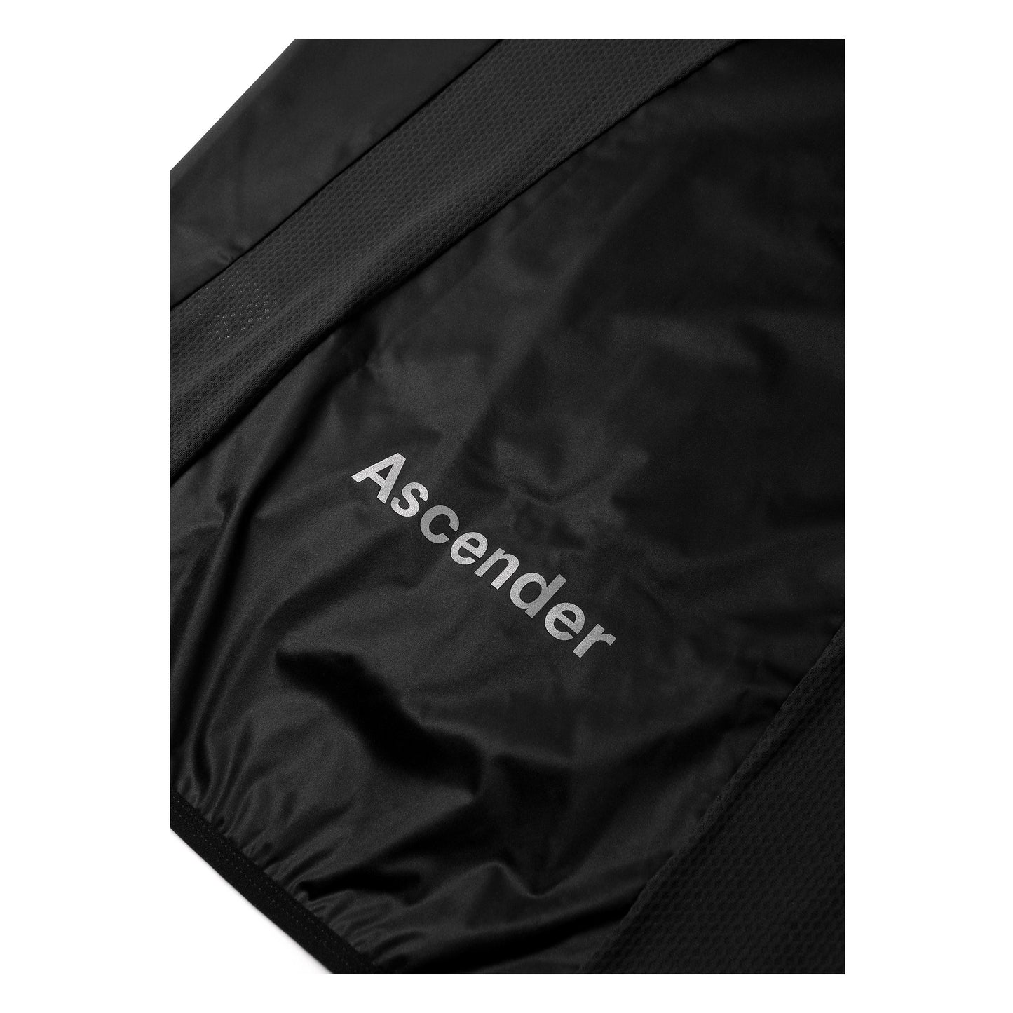 Leggera Team Vest Sustainable Cycling Wind Vest New Generation from Ascender Cycling Club Zürich Switzerland Presentation Back Panel Logo Reflective