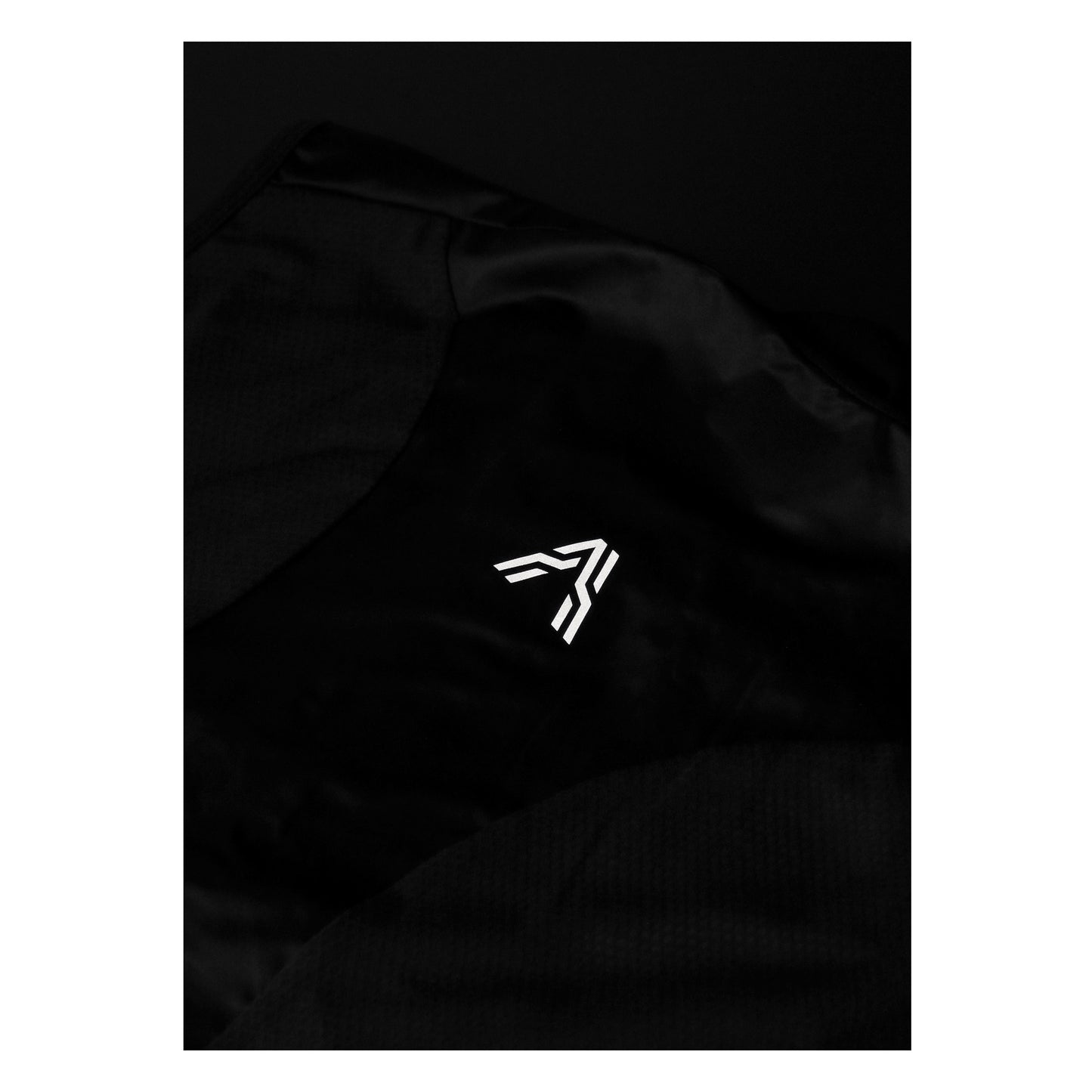 Leggera Team Vest Sustainable Cycling Wind Vest New Generation from Ascender Cycling Club Zürich Switzerland Presentation Back Panel Logo Reflective Monogram by Night