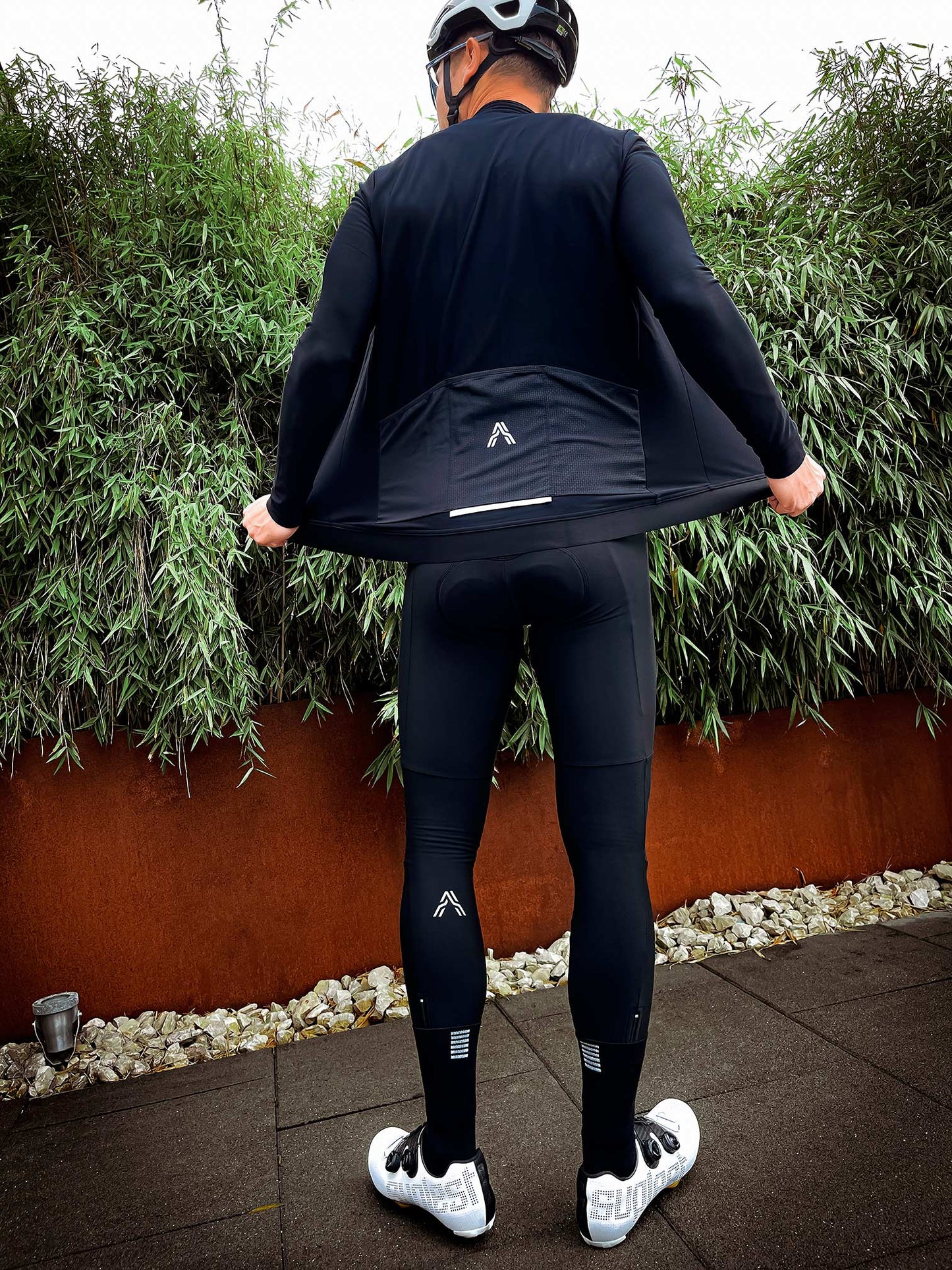 Milano Thermal Long Sleeve Jersey Black from Ascender Cycling Club Zürich Switzerland Backside Live View