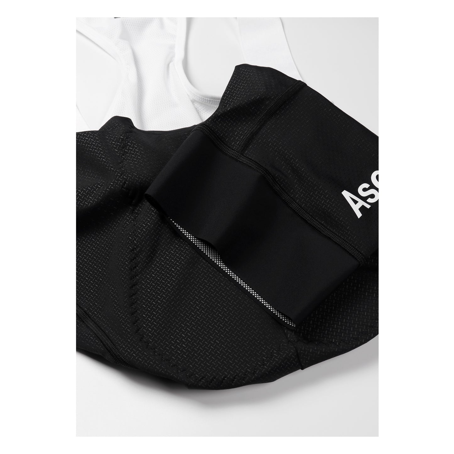 Legend Men Bib Short Black by Ascender Cycling Club Zürich in Switzerland Silicon Injected Leg Grippers View