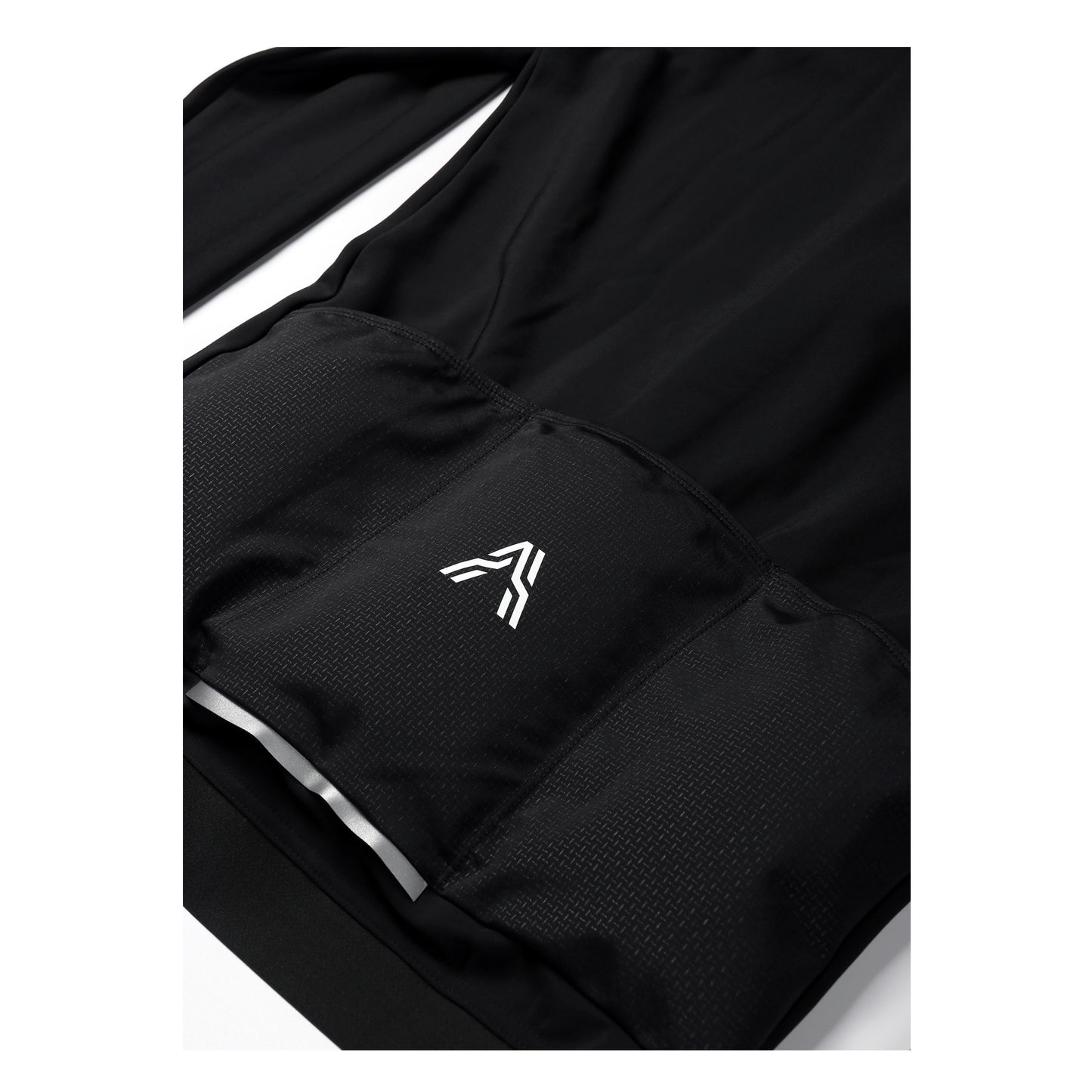 Milano Thermal Long Sleeve Jersey Black from Ascender Cycling Club Zürich Switzerland Back pockets with Reflective Tag View