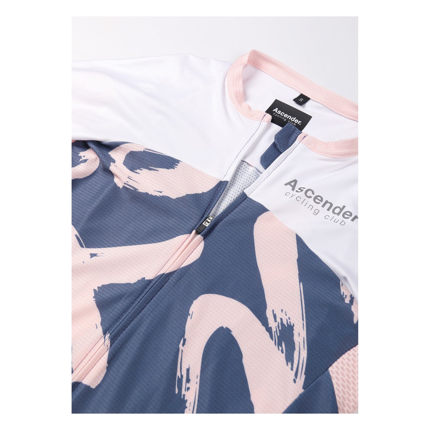 Yukimi Short Sleeve Jersey for Women by Ascender Cycling Club in Zürich Switzerland Picture Front Details with Reflective Logo